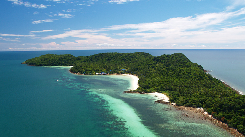 Kor Talu Island Resort and Siam Marine Rehabilitation Foundation cohosted 
“Siam Marine Volunteer Camp”
